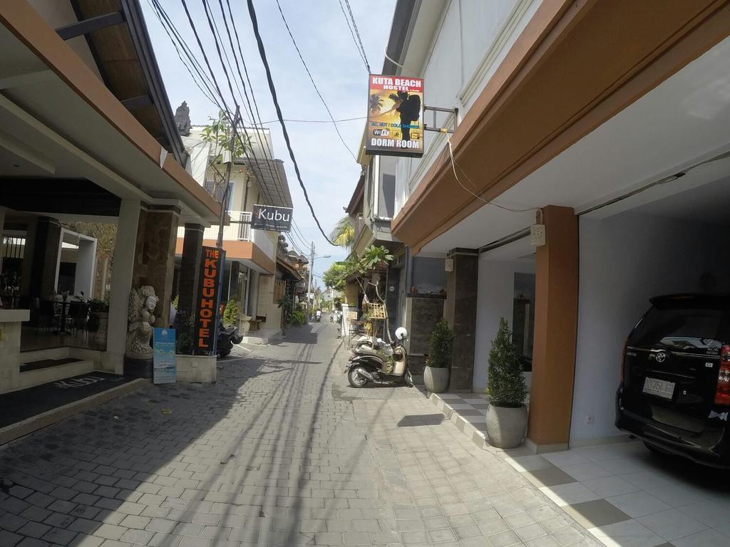 Kuta Beach Hostel Exterior photo