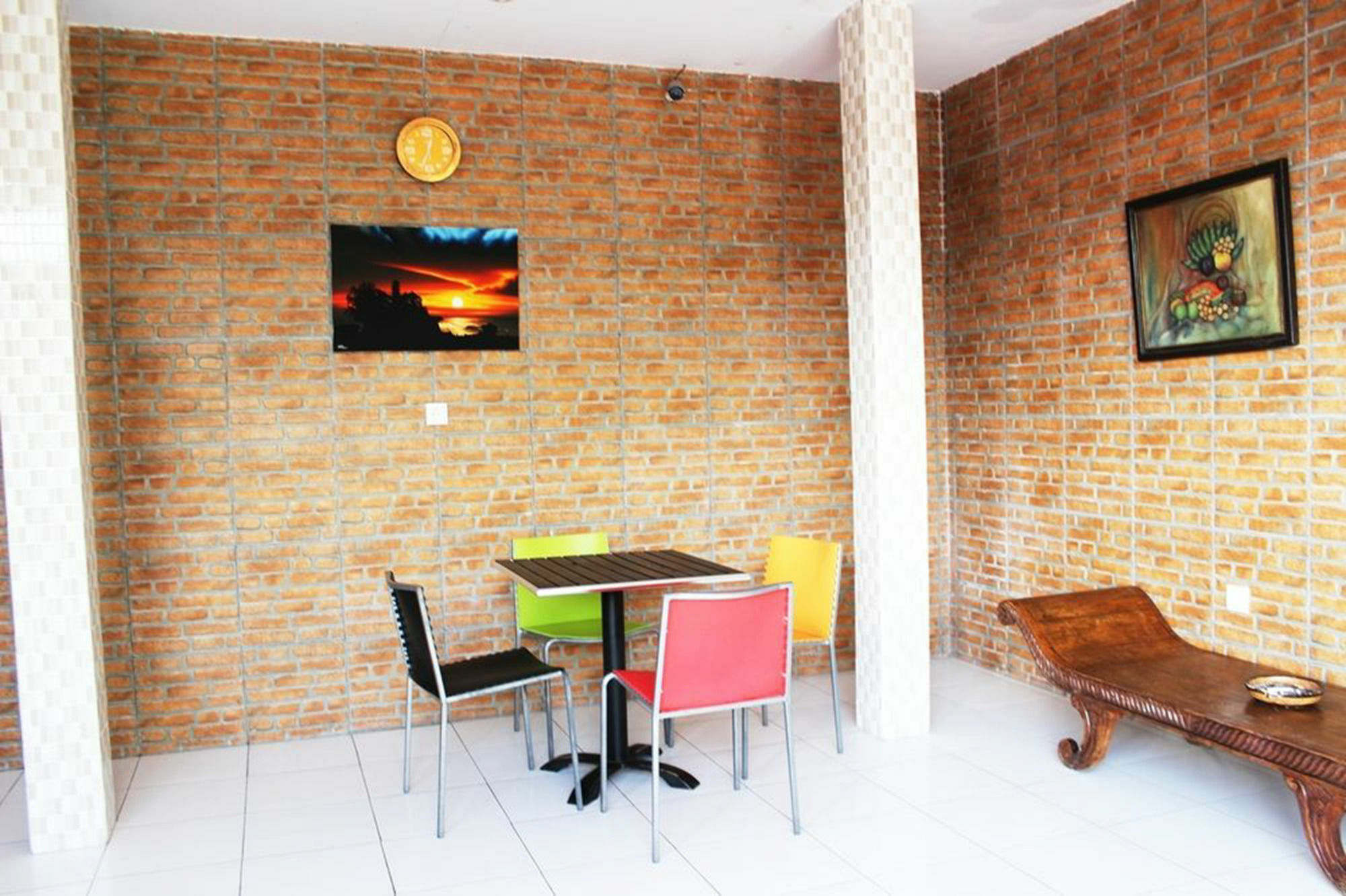 Kuta Beach Hostel Exterior photo